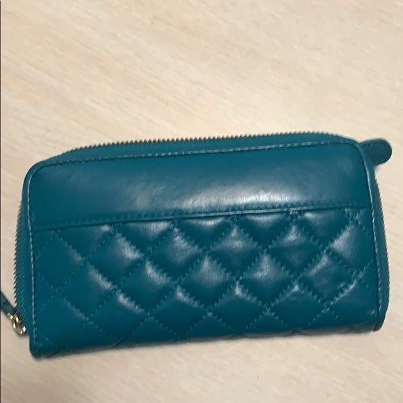 Guess (9) - Picture 2 of 5